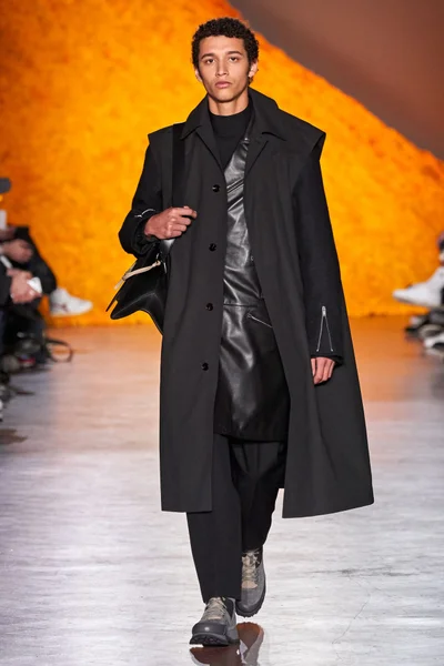 Look 27